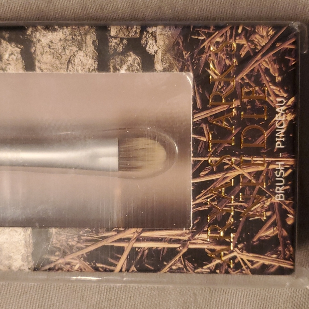 NIB game of thrones eyeshadow brush